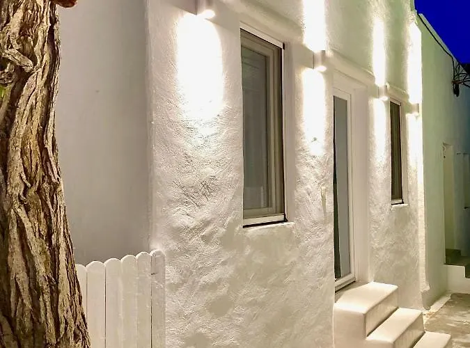Narkissos, 19th Century Cycladic Stone House