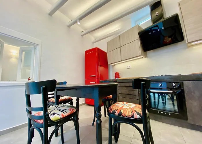 Narkissos, 19th Century Cycladic Stone House * Pera Gyalos