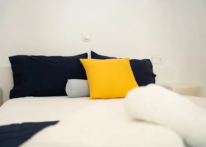 Narkissos, 19th Century Cycladic Stone House بيت للعطل