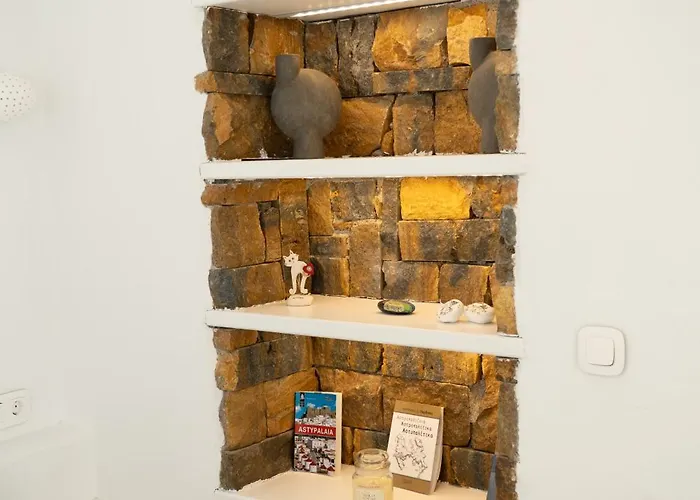 Narkissos, 19th Century Cycladic Stone House * Pera Gyalos