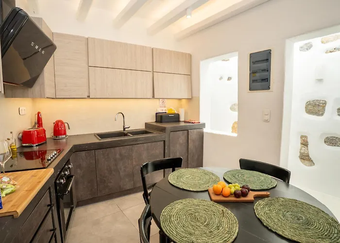 Narkissos, 19th Century Cycladic Stone House بيت للعطل *