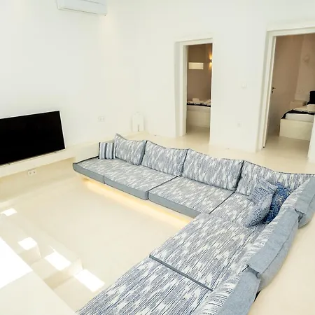 Narkissos, 19th Century Cycladic Stone House 別荘