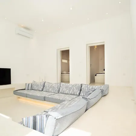 Narkissos, 19th Century Cycladic Stone House Pera Gyalos